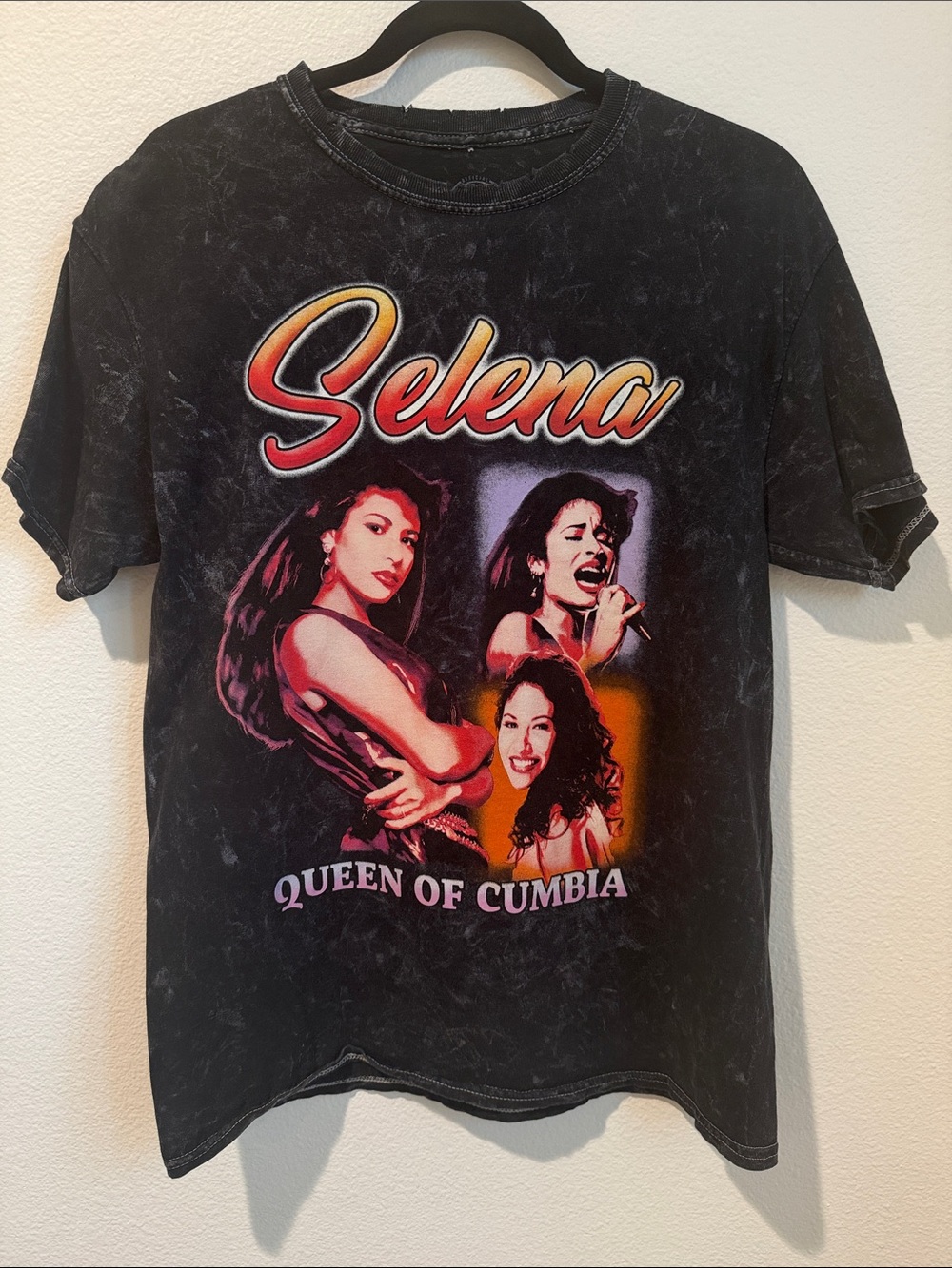 Selena tee